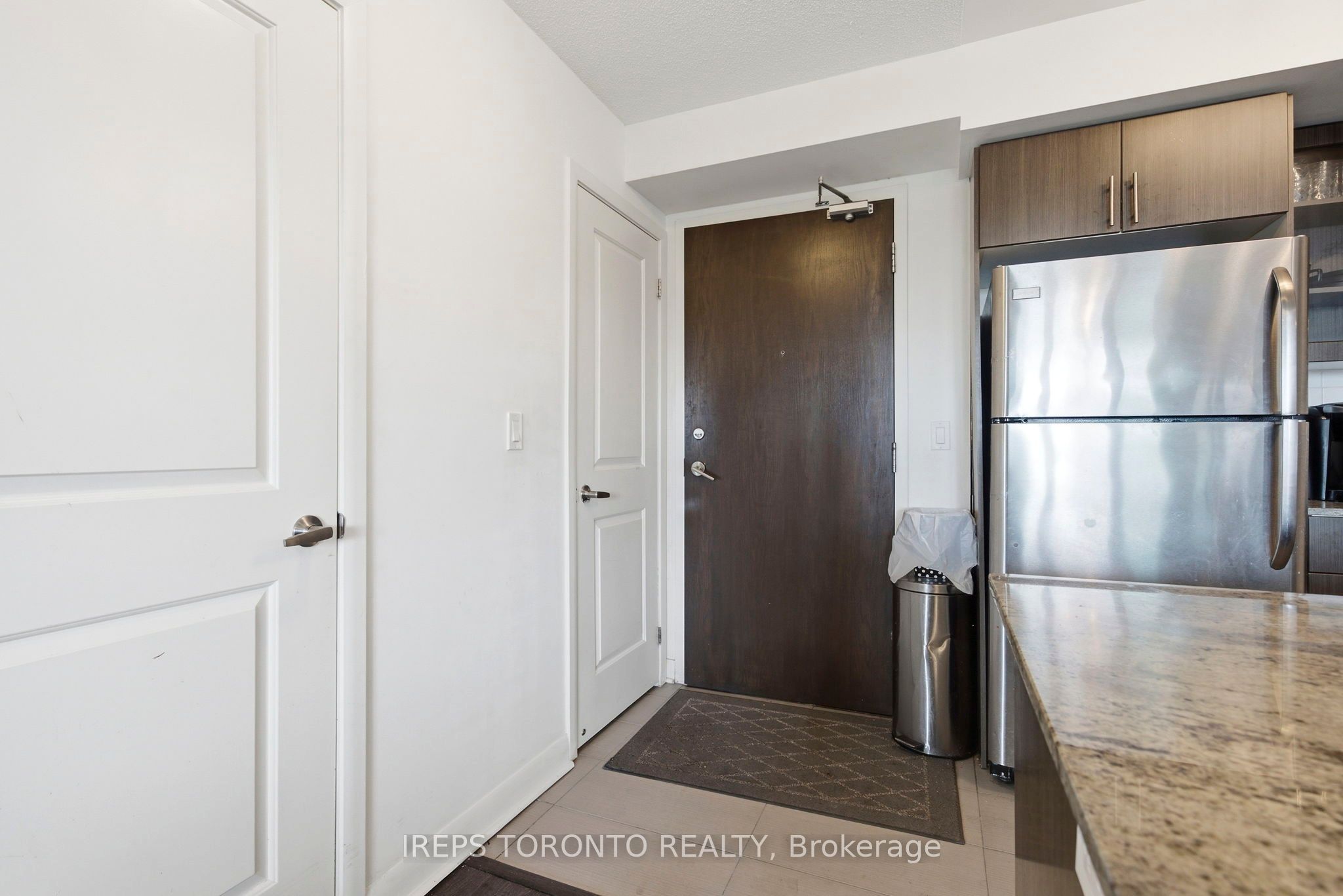 75 Norman Bethune Avenue 209 Property Photo 3
