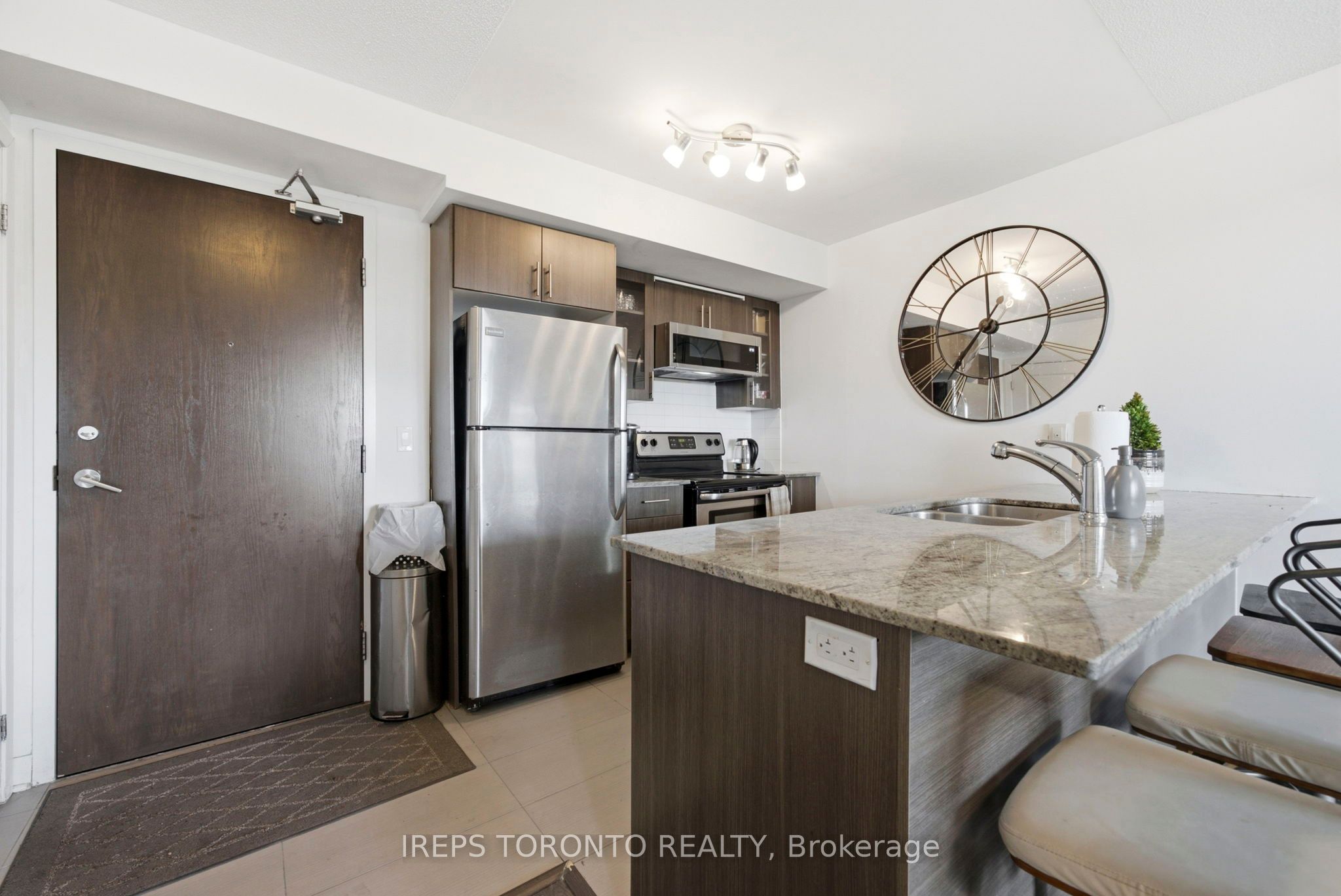 75 Norman Bethune Avenue 209 Property Photo 4