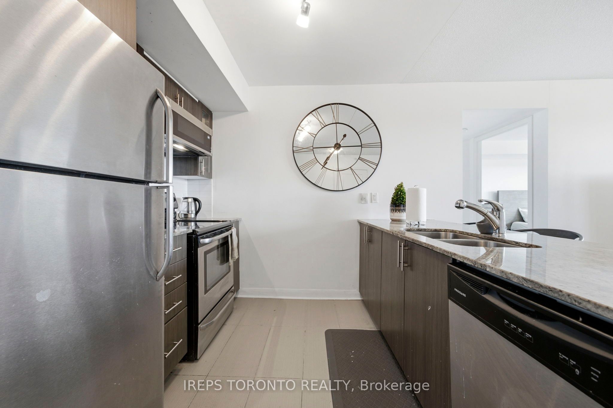 75 Norman Bethune Avenue 209 Property Photo 5