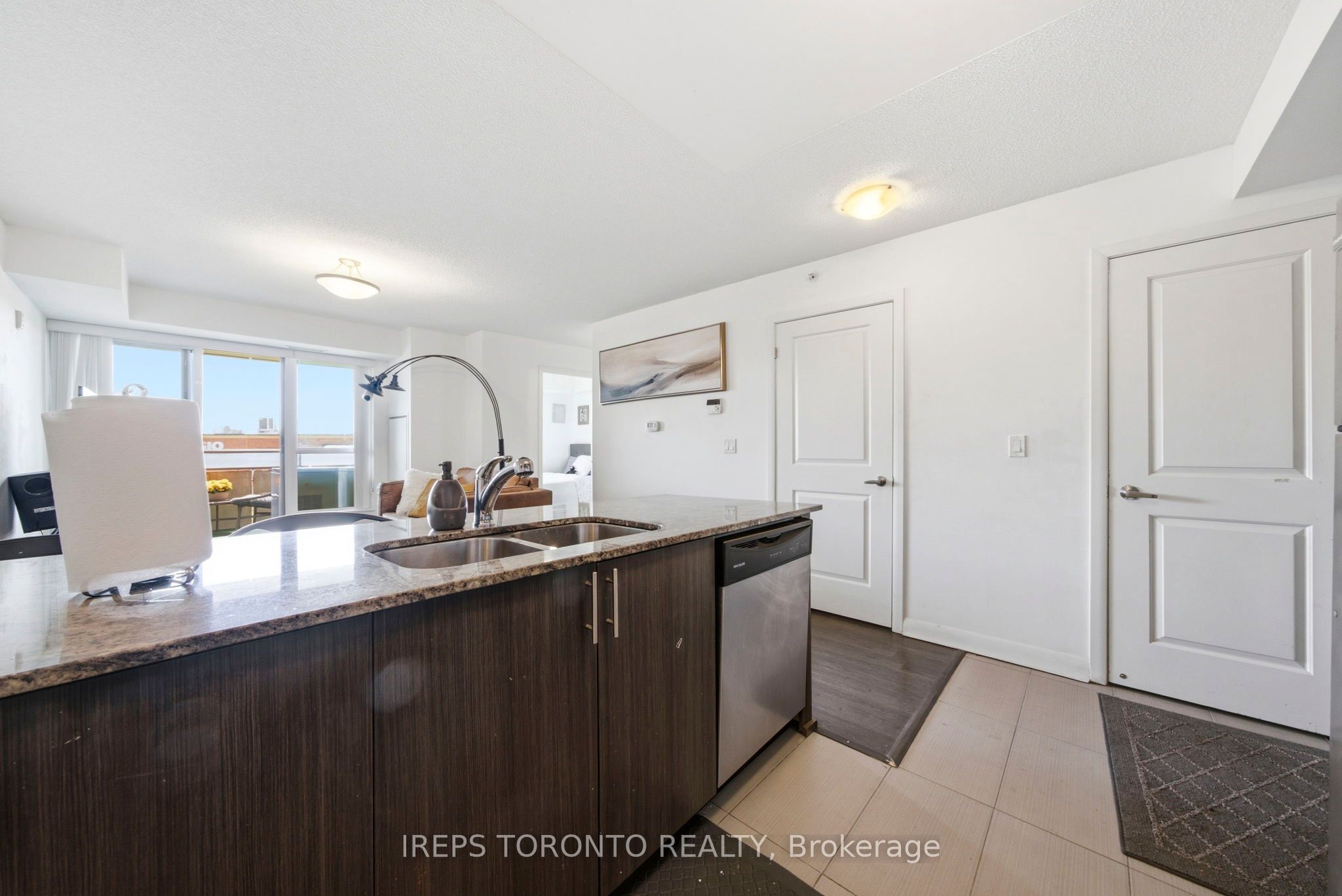 75 Norman Bethune Avenue 209 Property Photo 6