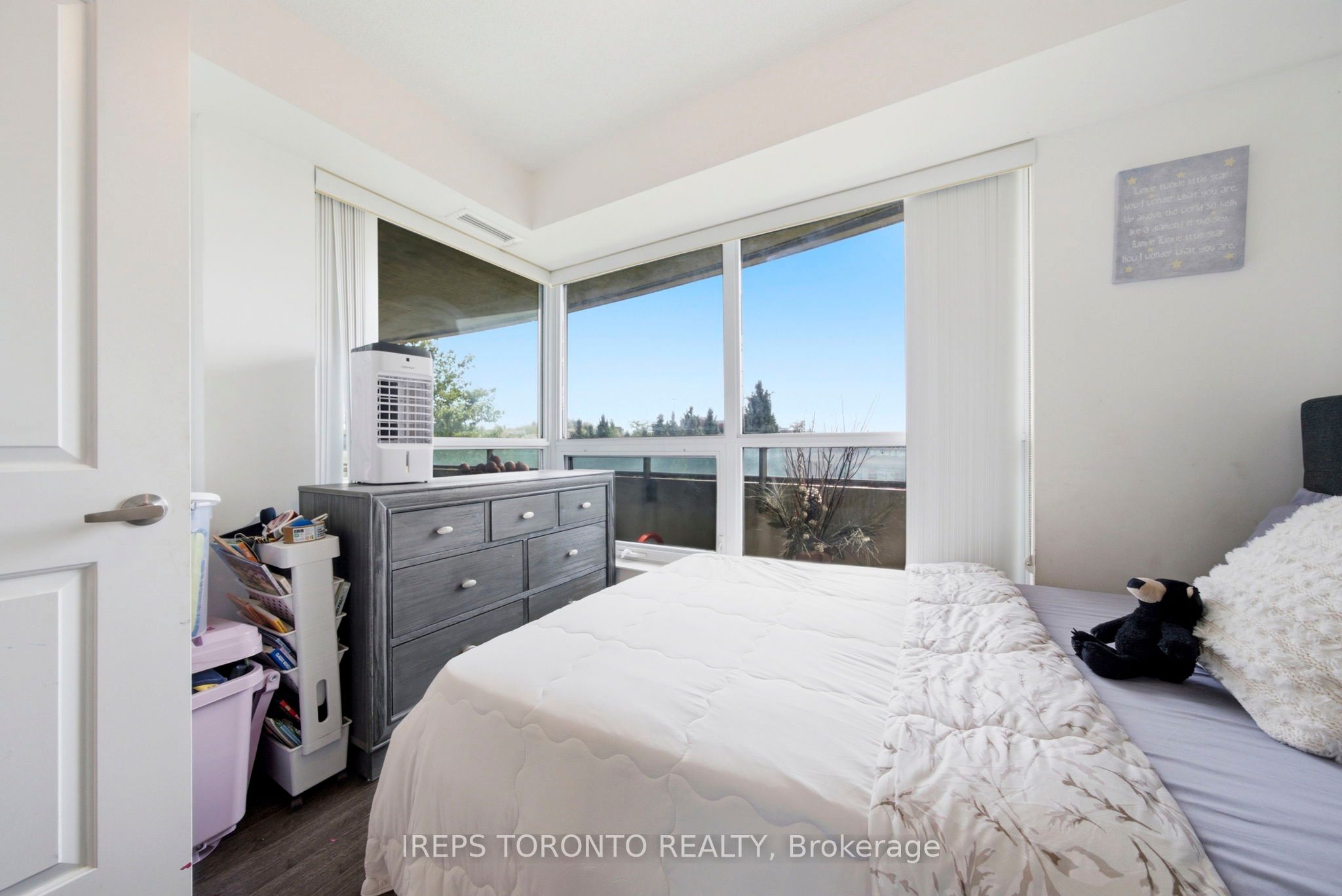 75 Norman Bethune Avenue 209 Property Photo 14
