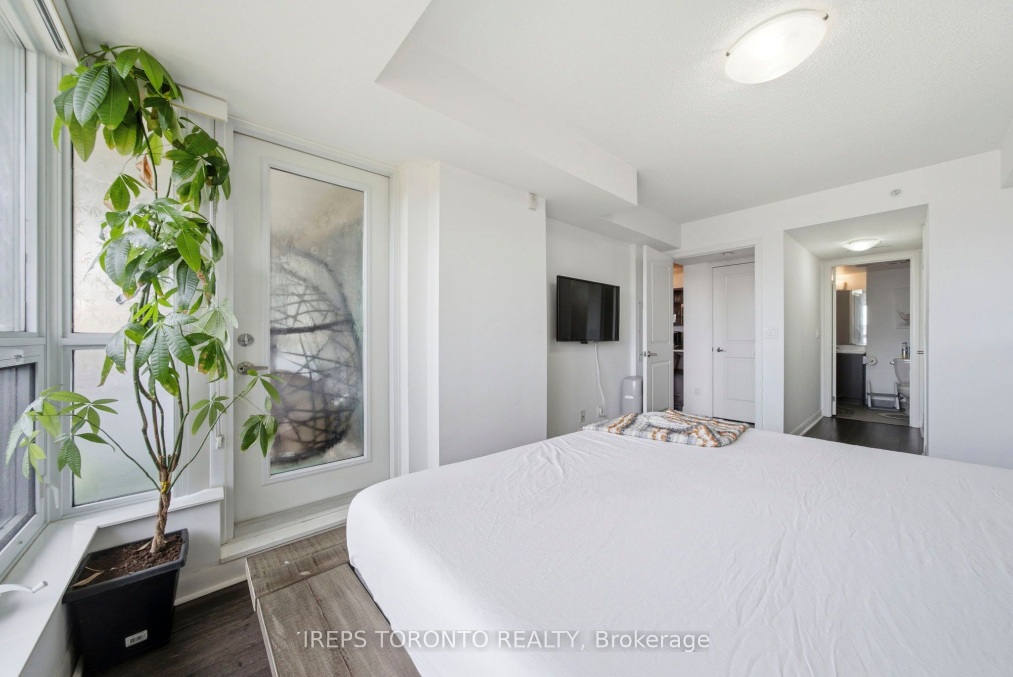75 Norman Bethune Avenue 209 Property Photo 18