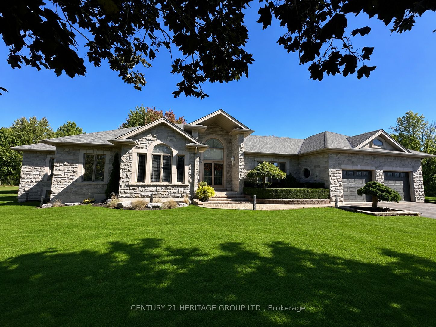 49 Shore Crescent Property Photo 1