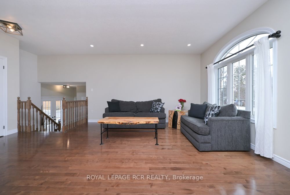 10 Fisher Drive Property Photo 6