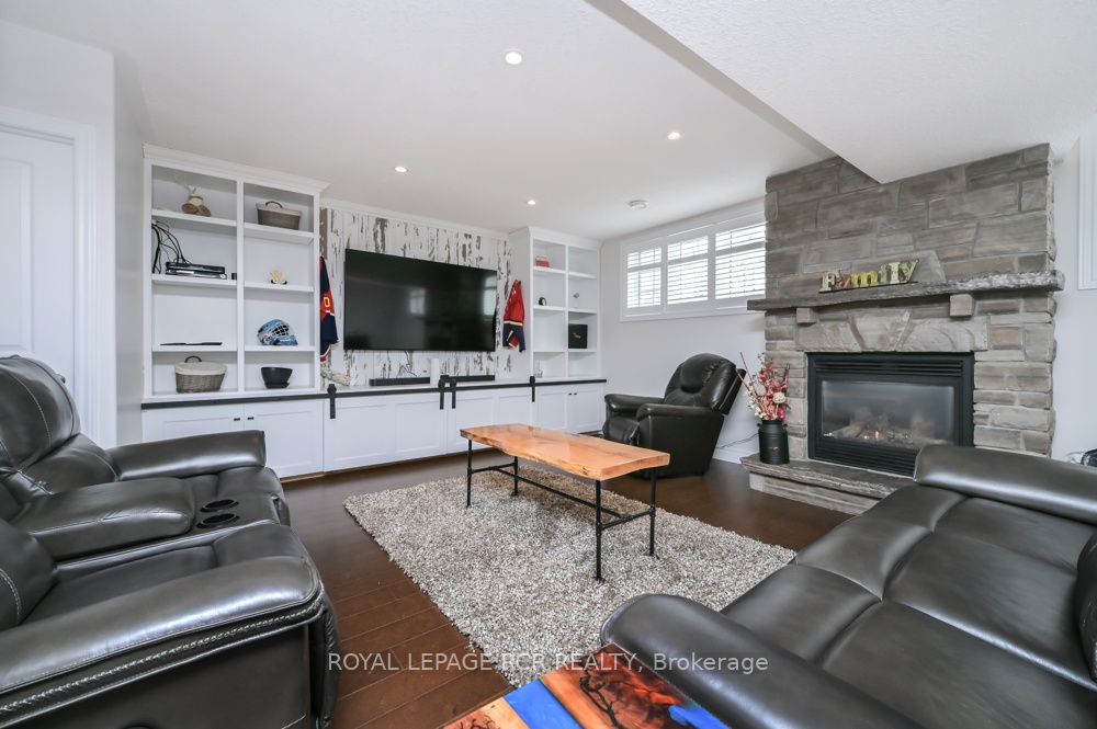 10 Fisher Drive Property Photo 18