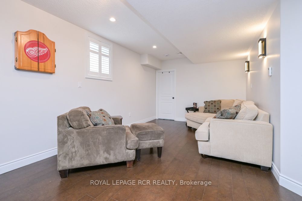 10 Fisher Drive Property Photo 20