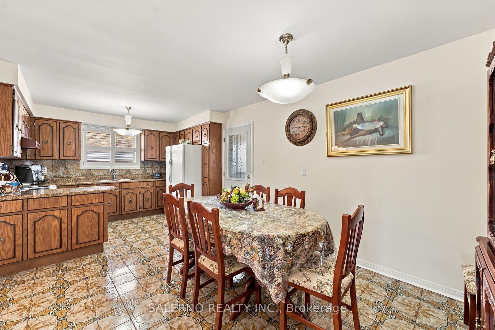 467 Woodbridge Avenue Property Photo 16