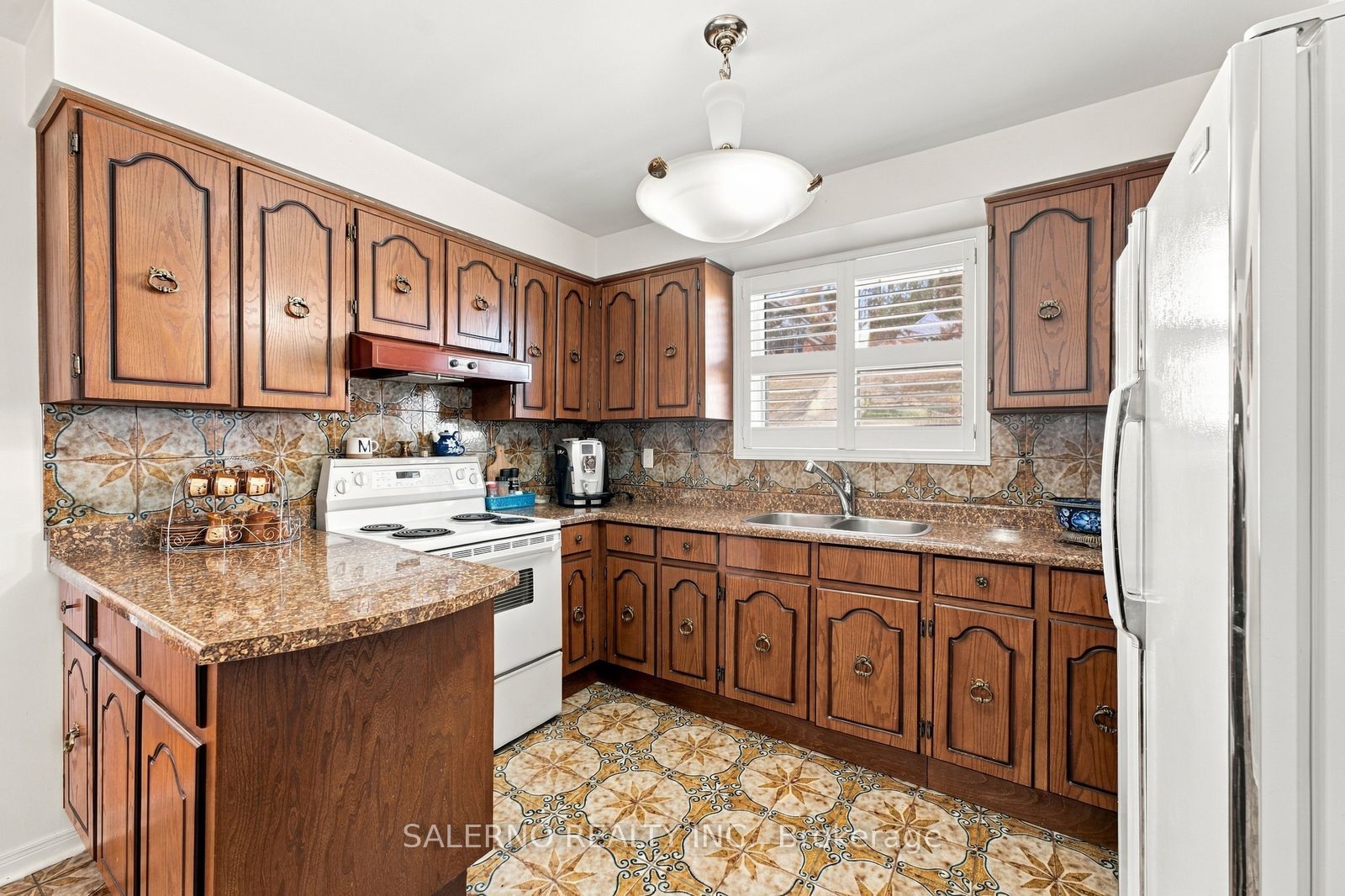 467 Woodbridge Avenue Property Photo 18