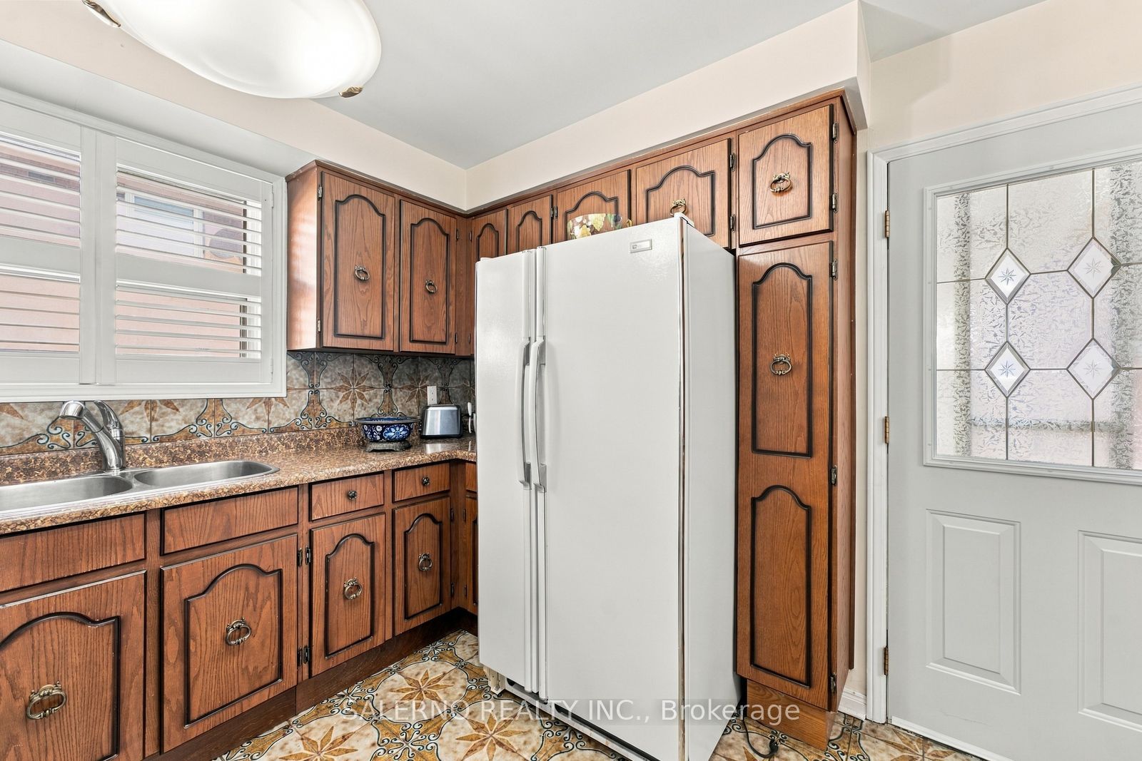 467 Woodbridge Avenue Property Photo 20