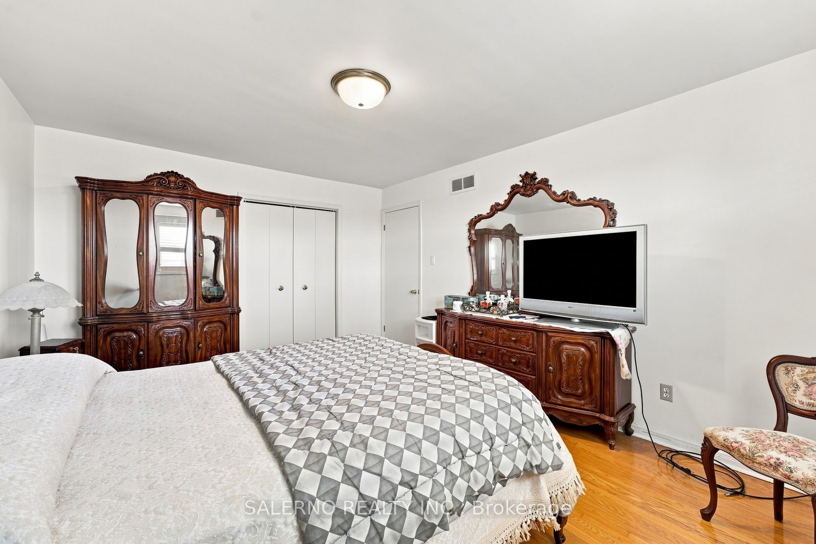 467 Woodbridge Avenue Property Photo 26