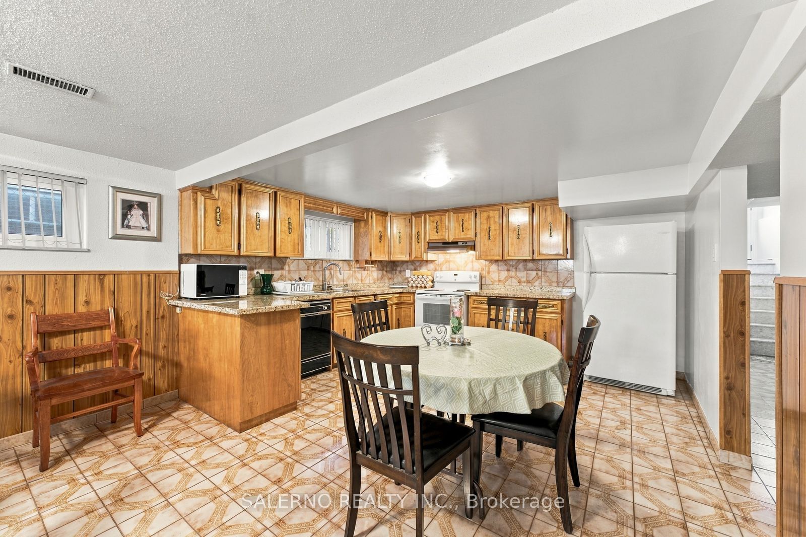 467 Woodbridge Avenue Property Photo 31