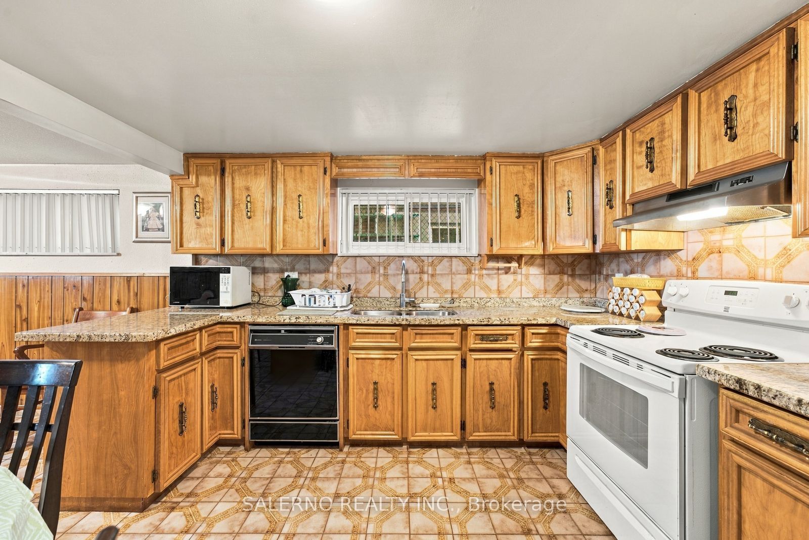 467 Woodbridge Avenue Property Photo 32