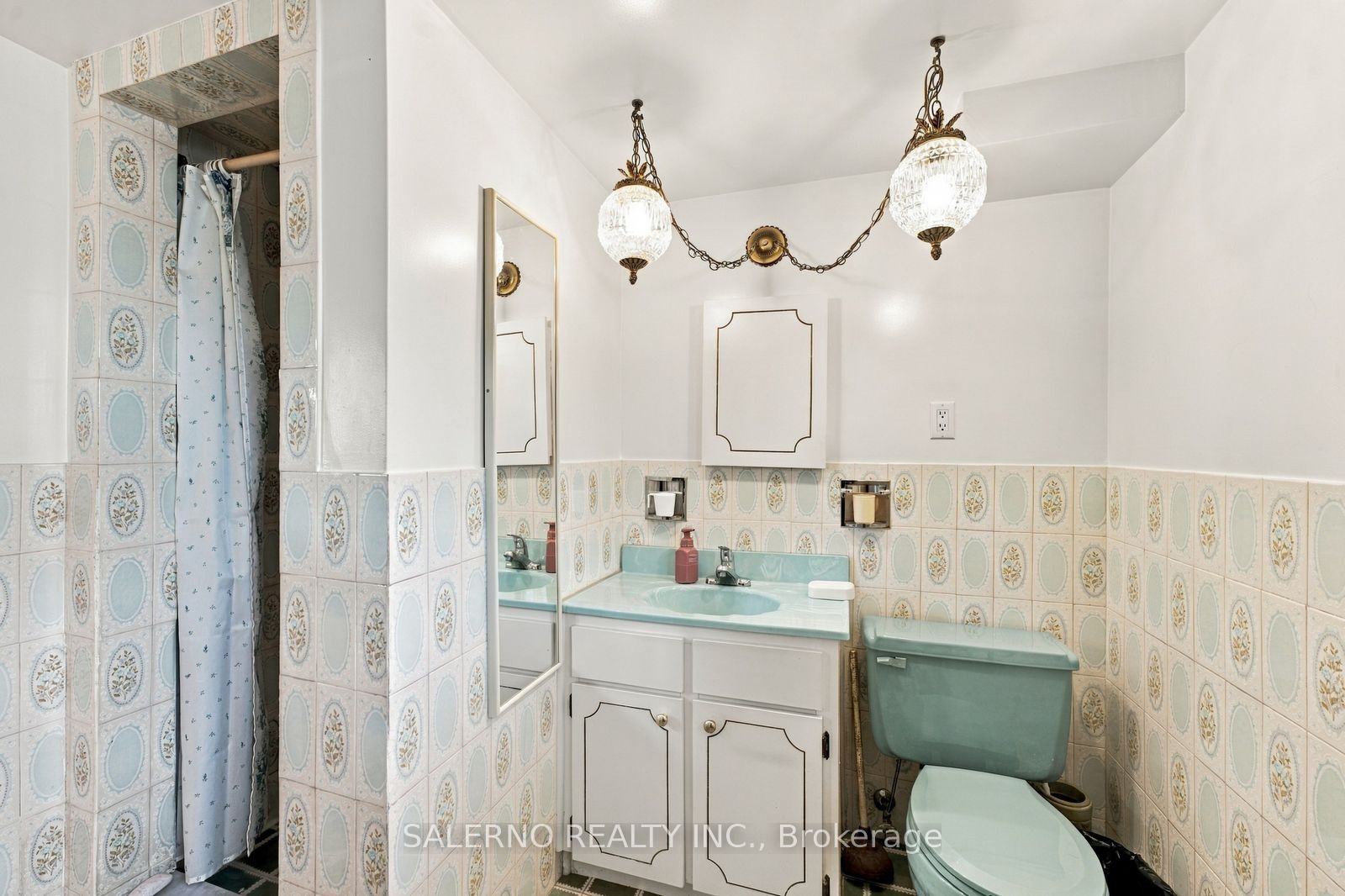 467 Woodbridge Avenue Property Photo 40