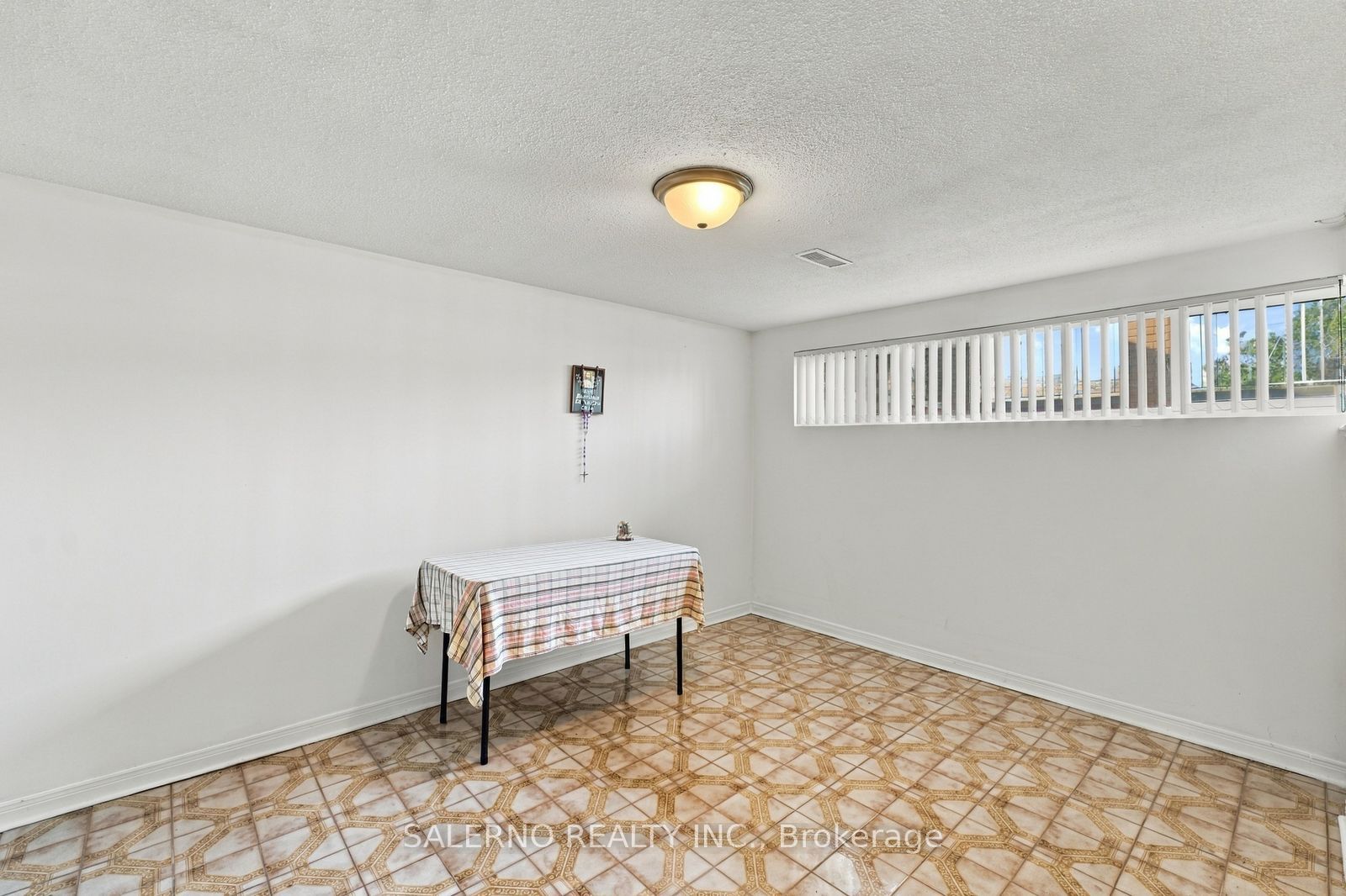467 Woodbridge Avenue Property Photo 41