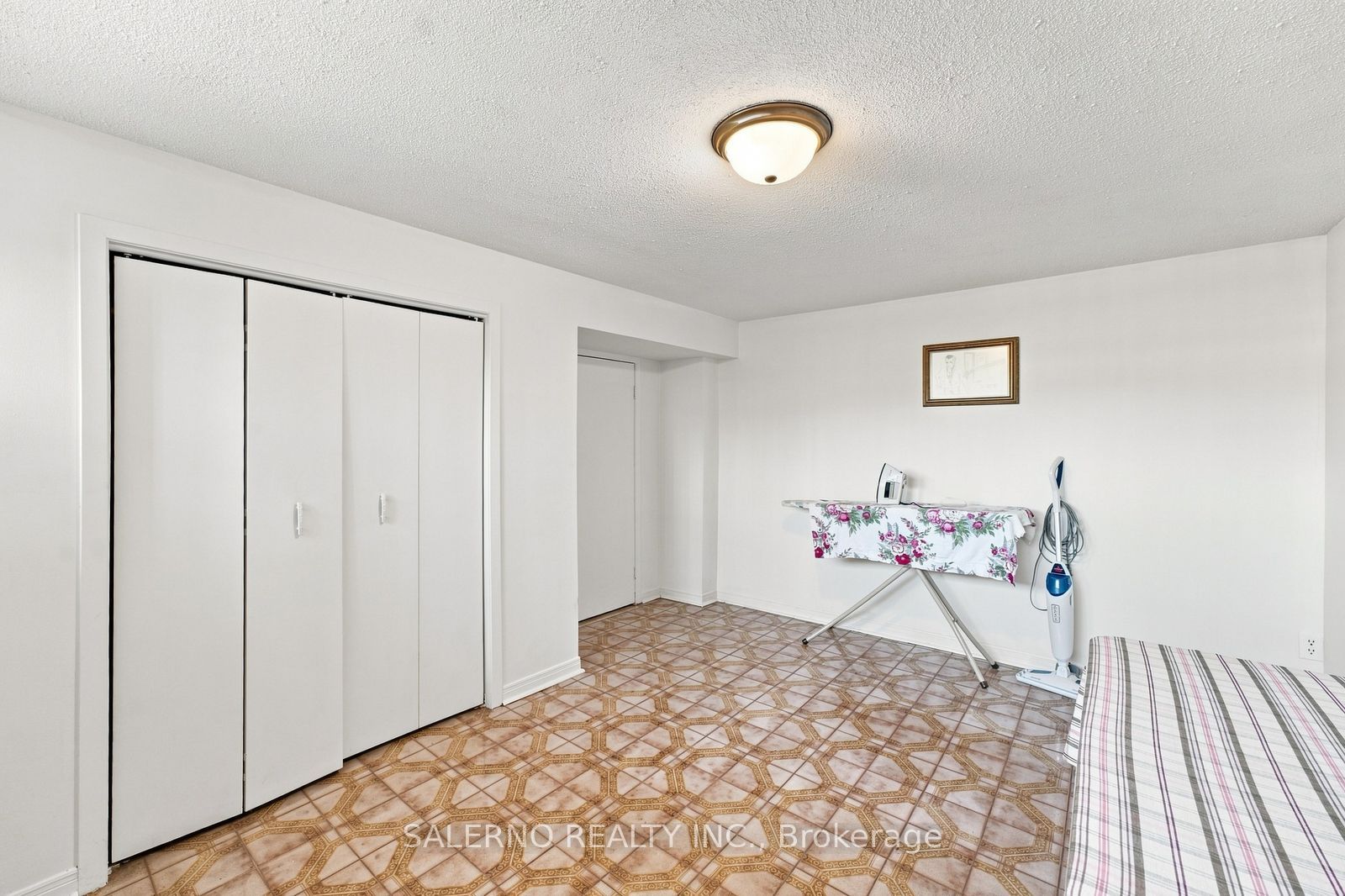 467 Woodbridge Avenue Property Photo 42