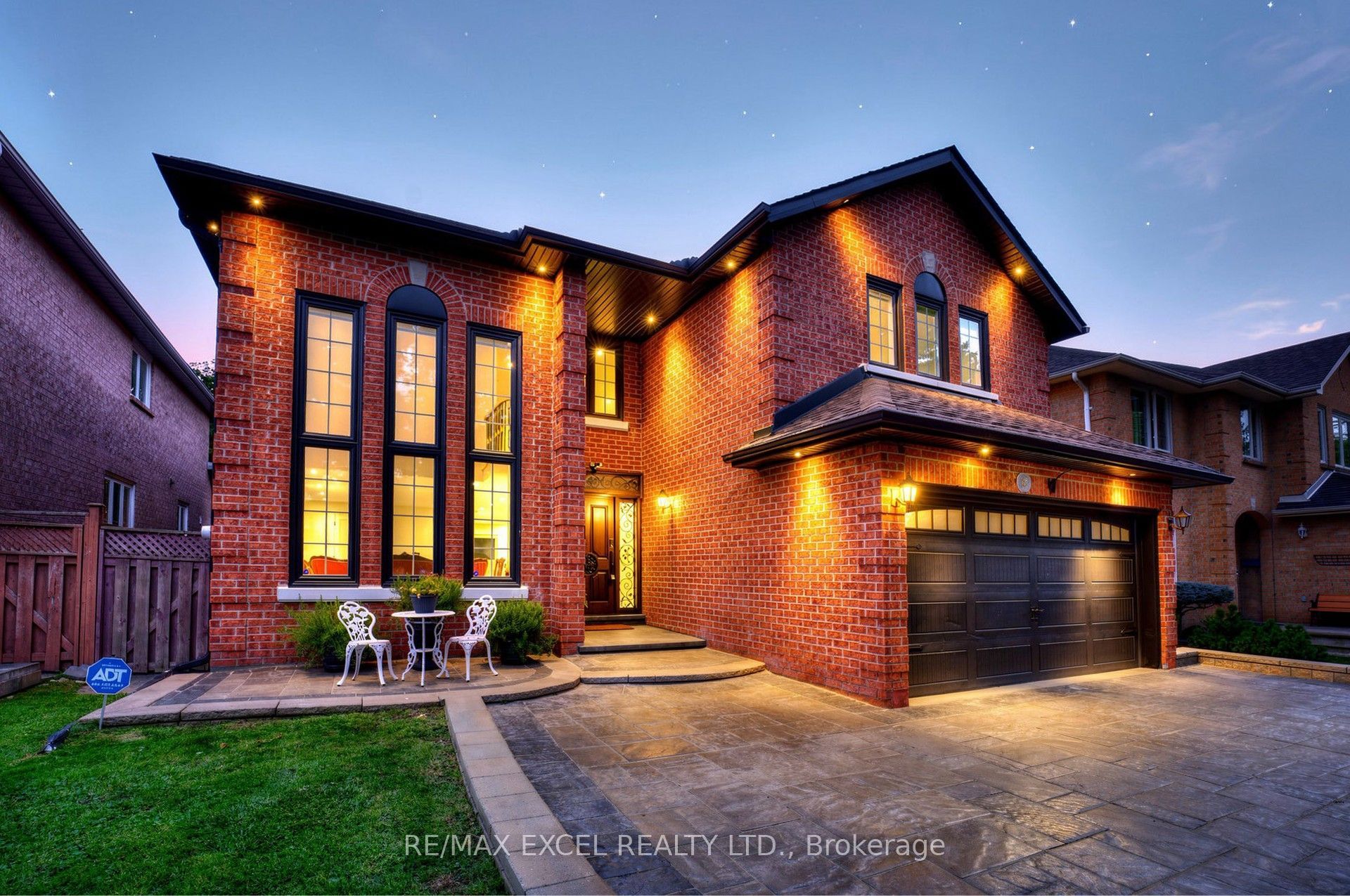 2b Trinity Crescent Property Photo 2
