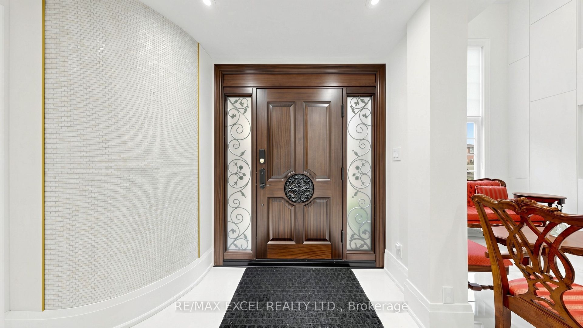 2b Trinity Crescent Property Photo 5