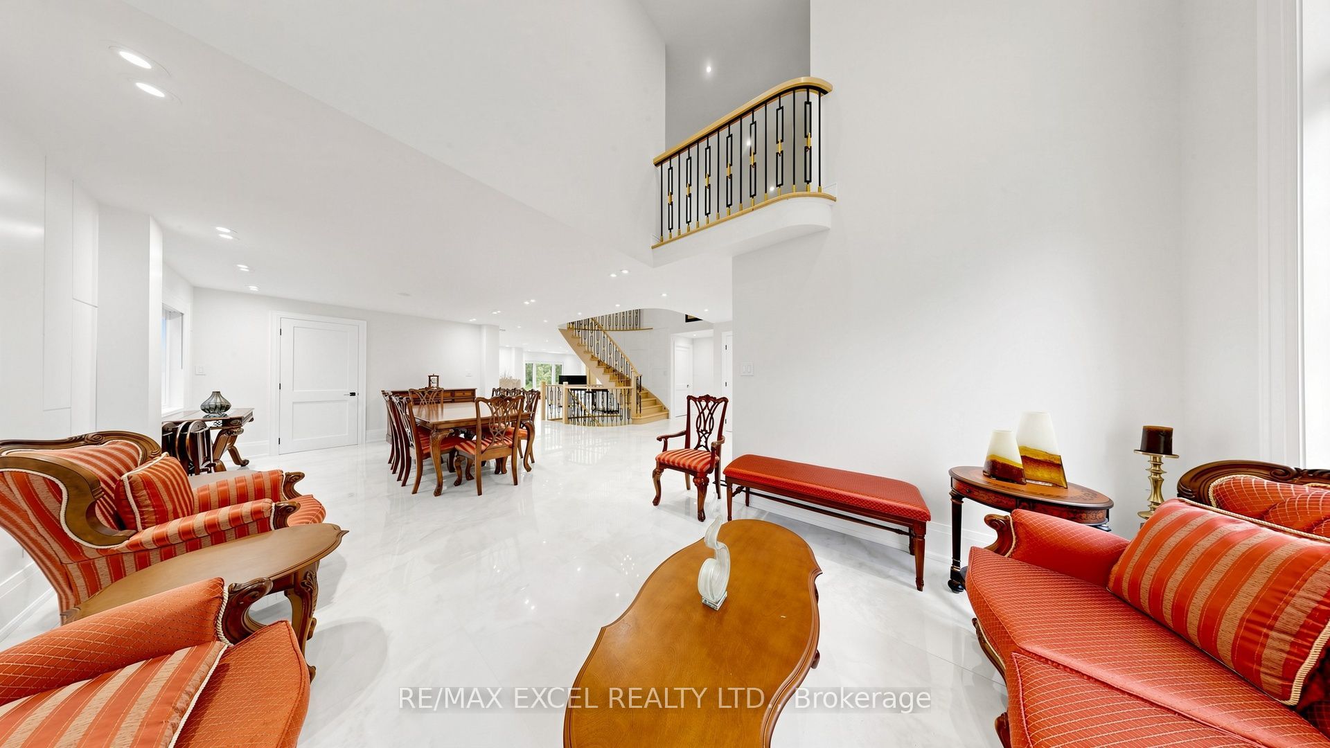2b Trinity Crescent Property Photo 7