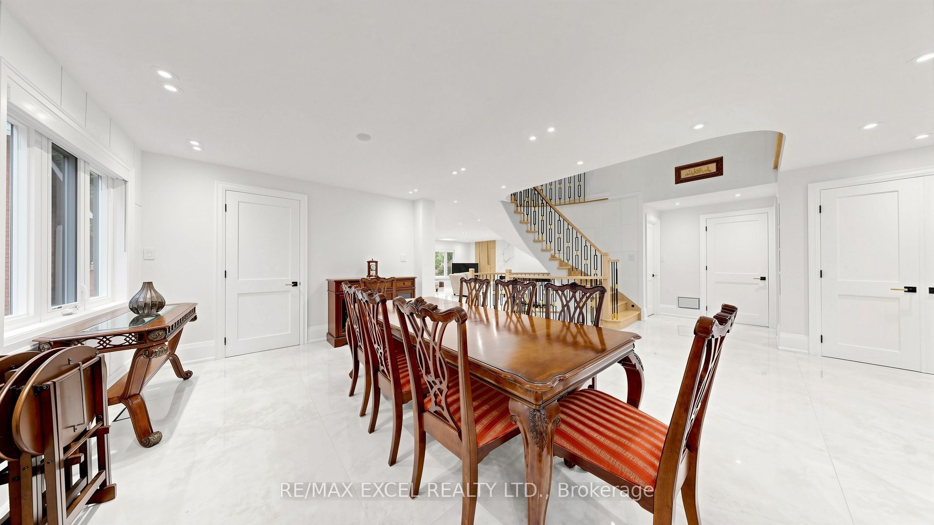 2b Trinity Crescent Property Photo 11
