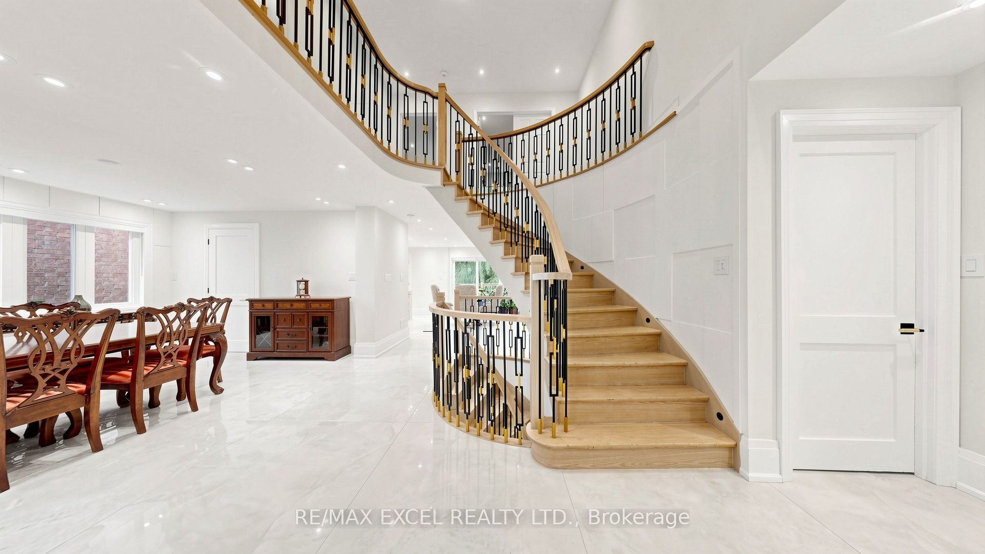 2b Trinity Crescent Property Photo 27