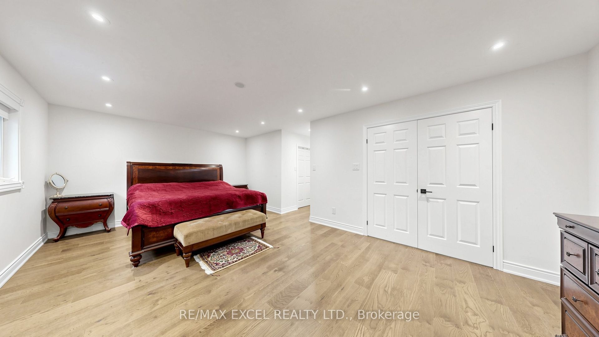 2b Trinity Crescent Property Photo 29