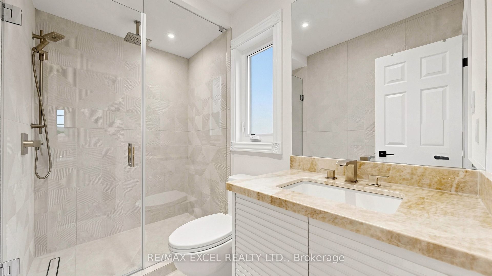 2b Trinity Crescent Property Photo 32