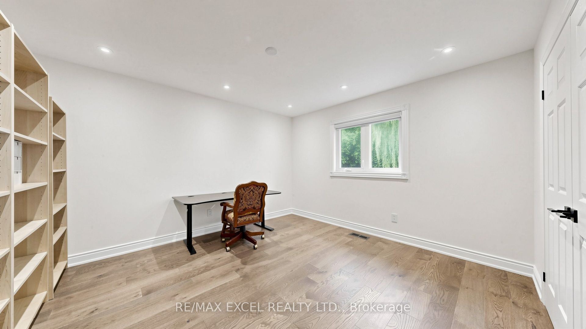 2b Trinity Crescent Property Photo 34