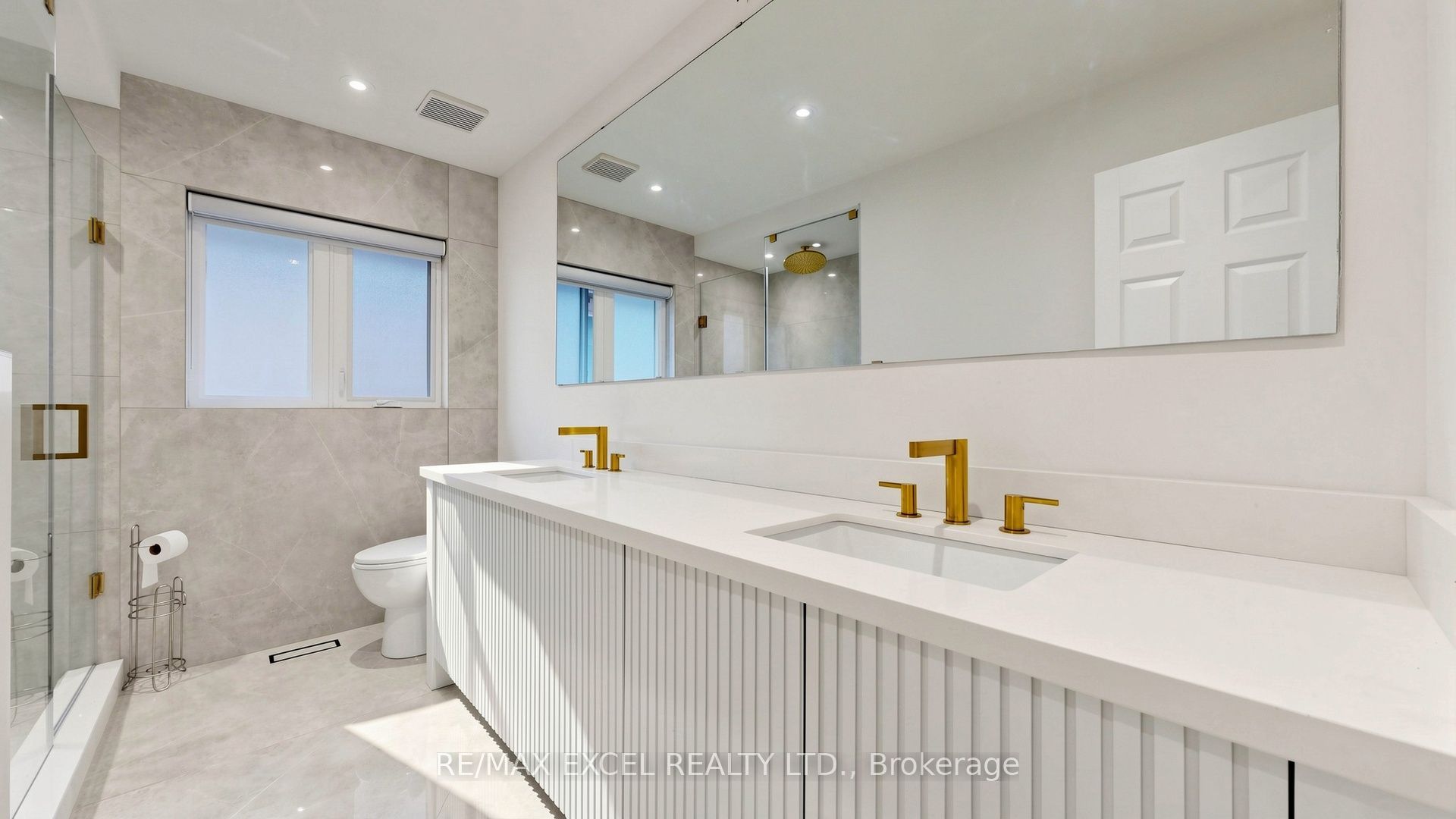 2b Trinity Crescent Property Photo 35