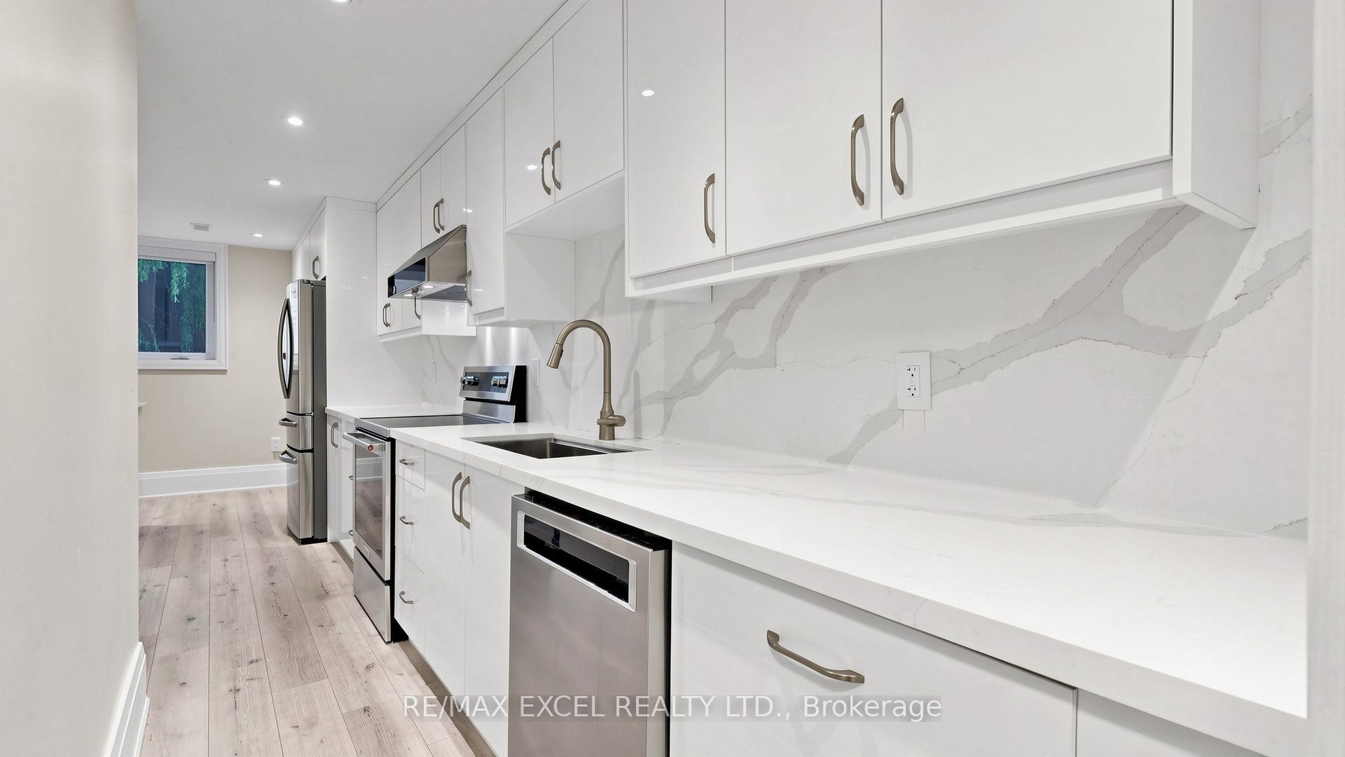 2b Trinity Crescent Property Photo 42