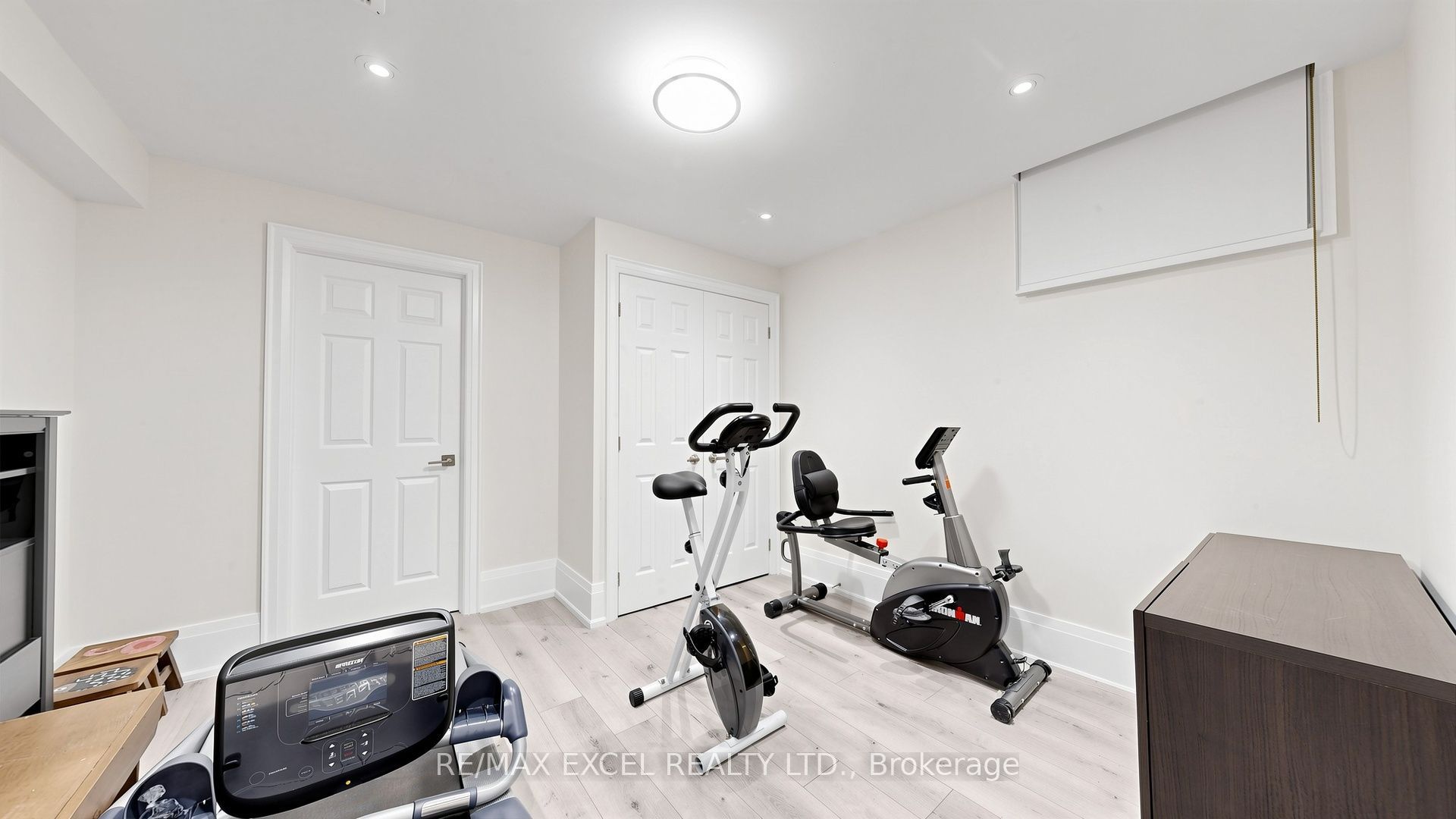 2b Trinity Crescent Property Photo 43