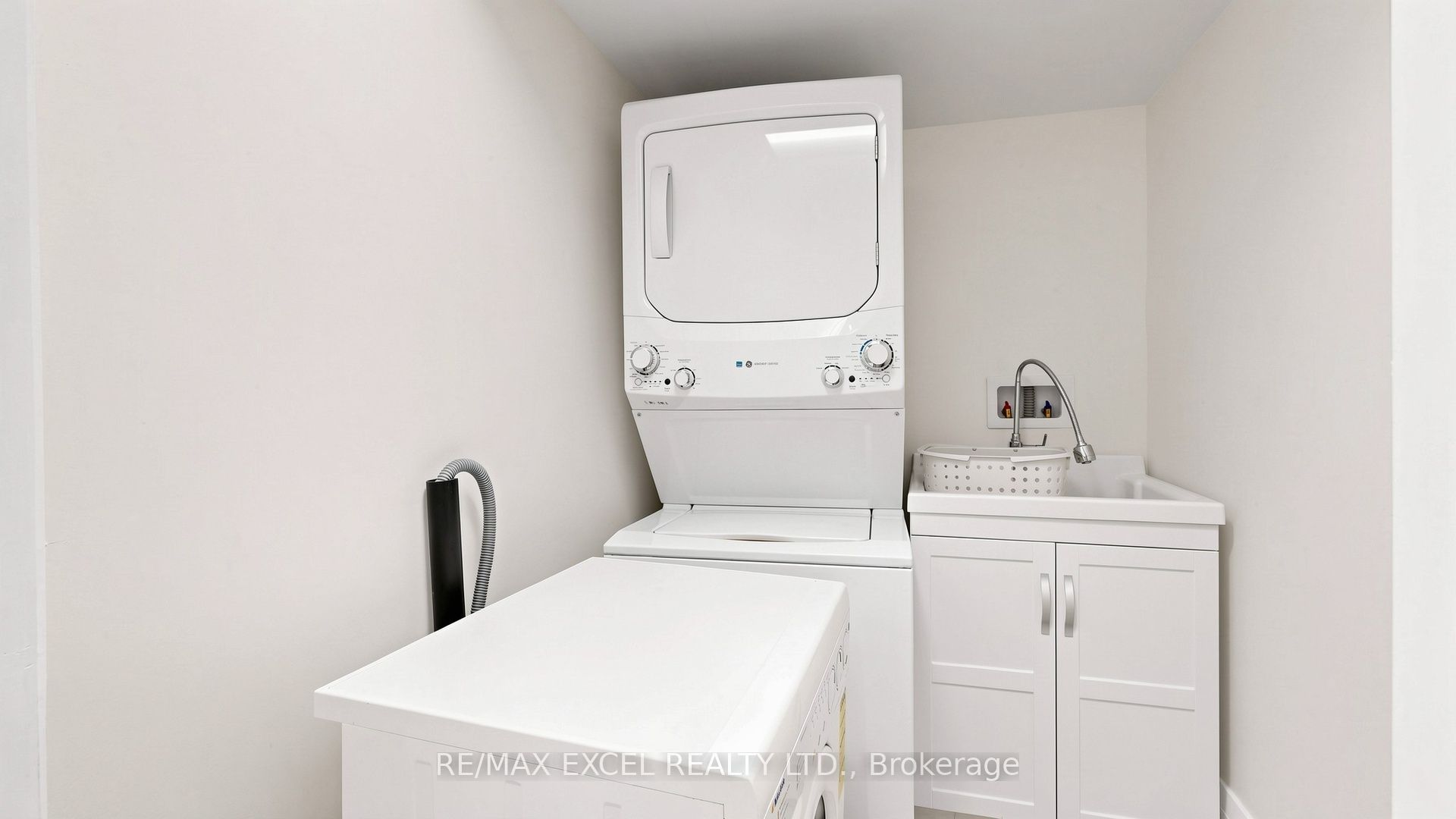 2b Trinity Crescent Property Photo 46