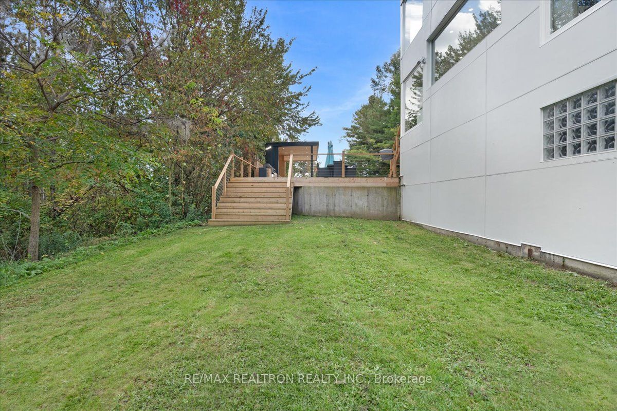 4761 9th Line Property Photo 31