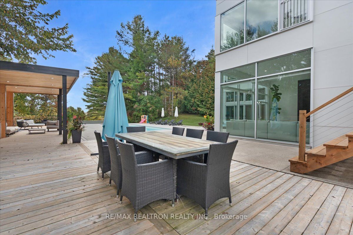 4761 9th Line Property Photo 32