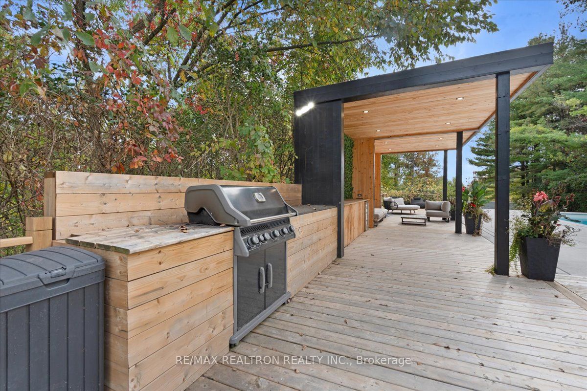 4761 9th Line Property Photo 33