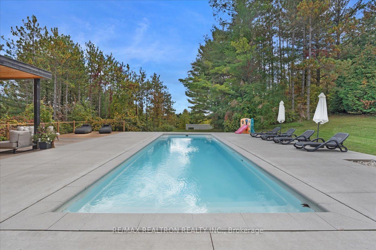 4761 9th Line Property Photo 36