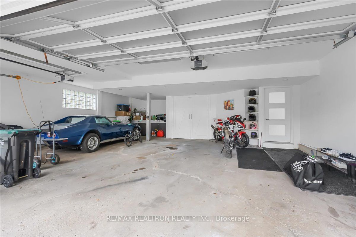4761 9th Line Property Photo 37