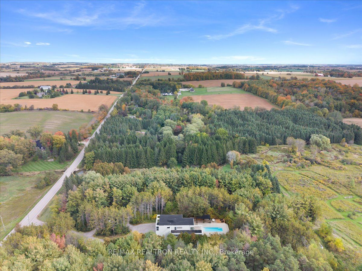 4761 9th Line Property Photo 46
