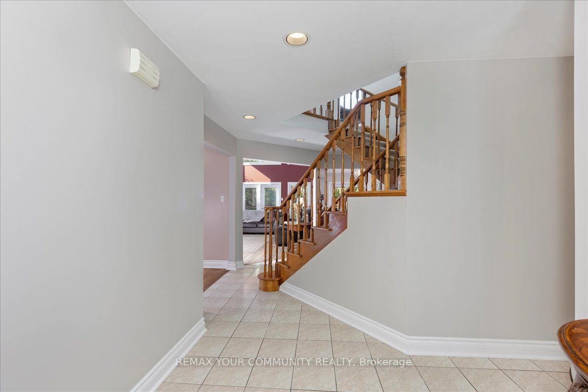 76 Riverglen Drive Property Photo 5