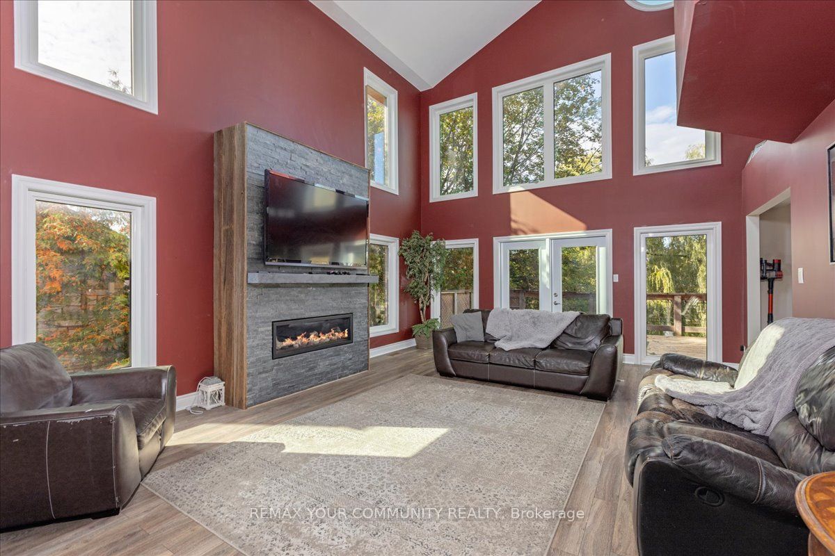 76 Riverglen Drive Property Photo 8