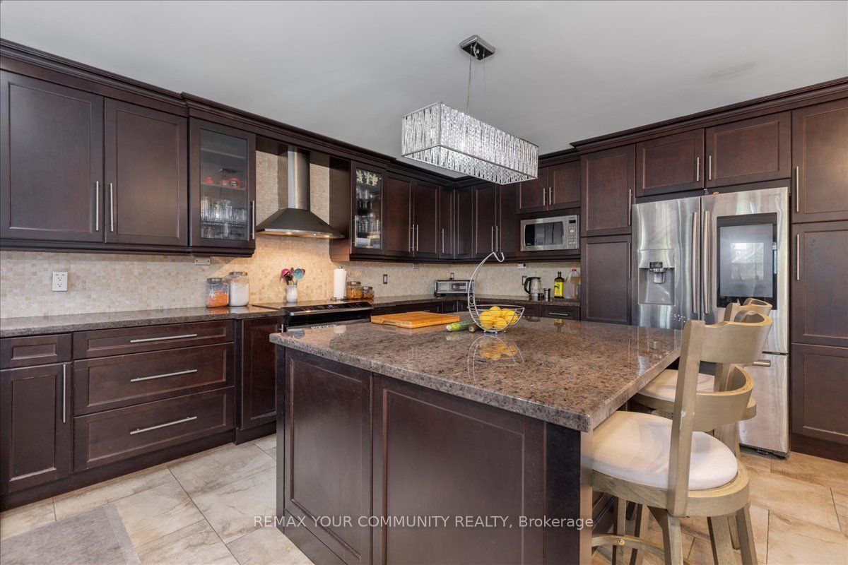 76 Riverglen Drive Property Photo 16