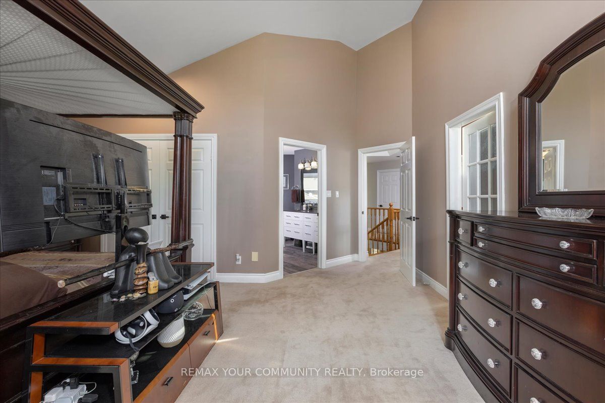 76 Riverglen Drive Property Photo 23