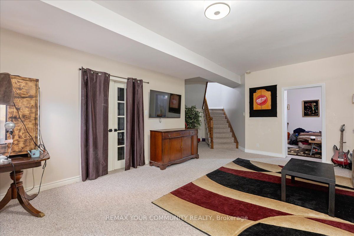 76 Riverglen Drive Property Photo 31