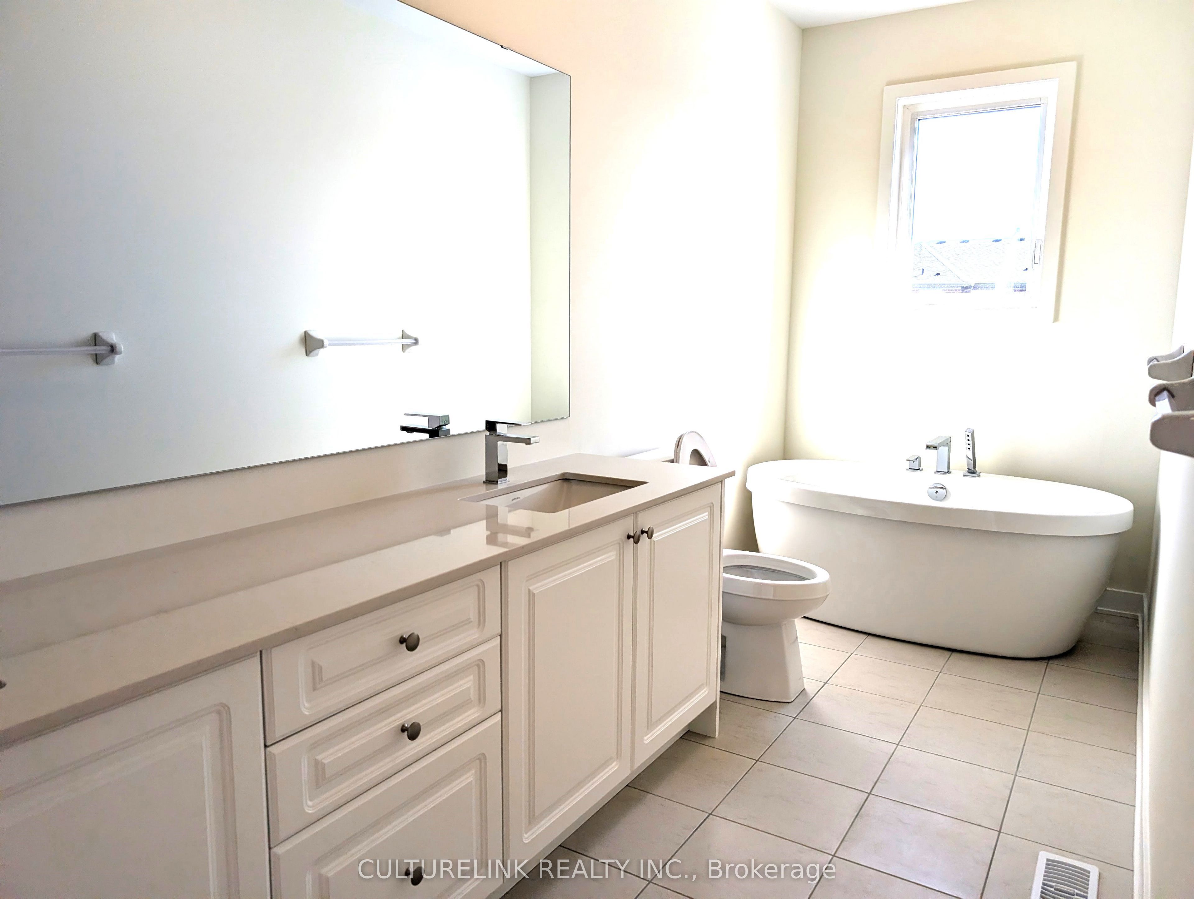 47 Mumbai Drive Property Photo 4