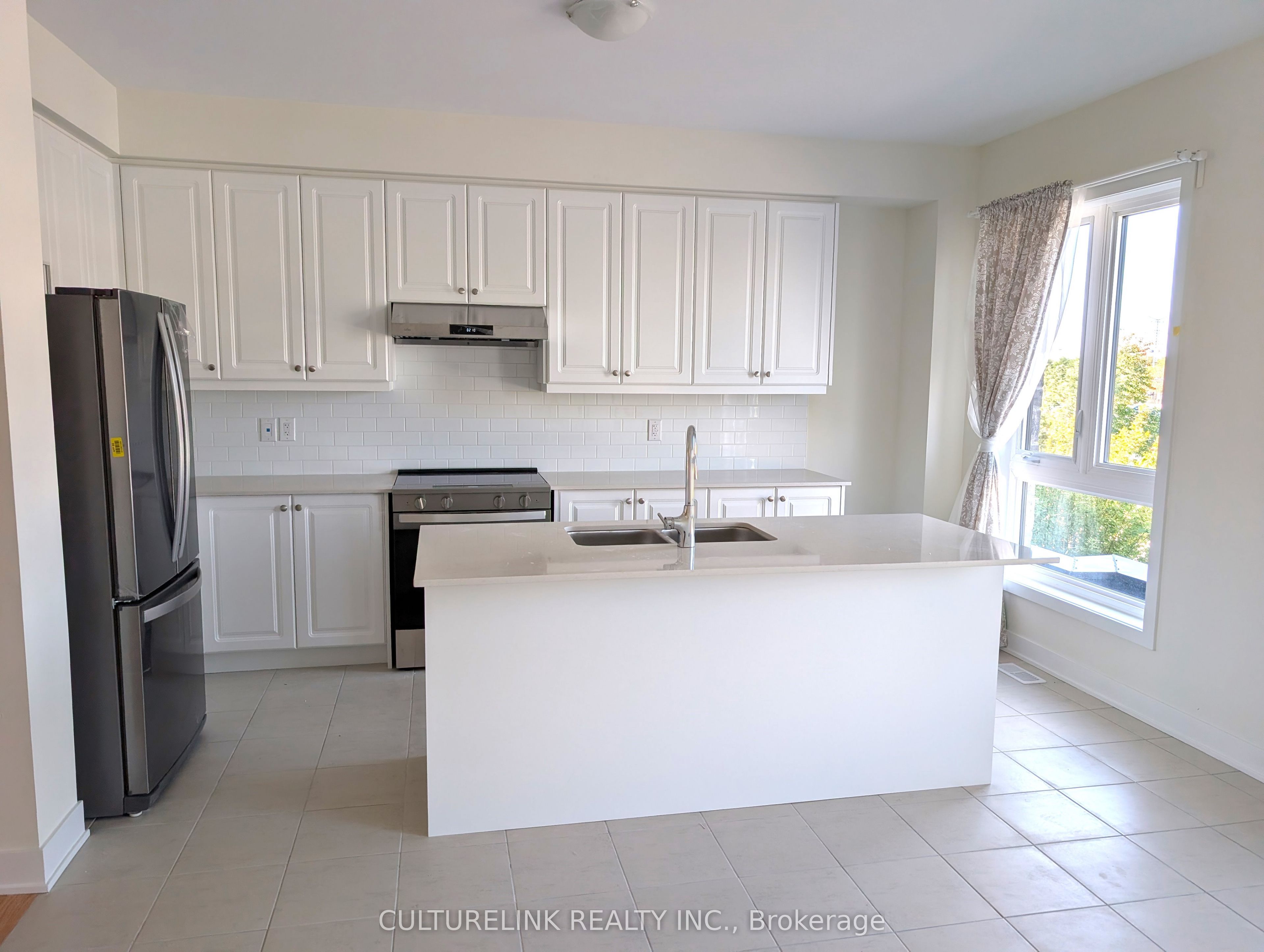 47 Mumbai Drive Property Photo 7