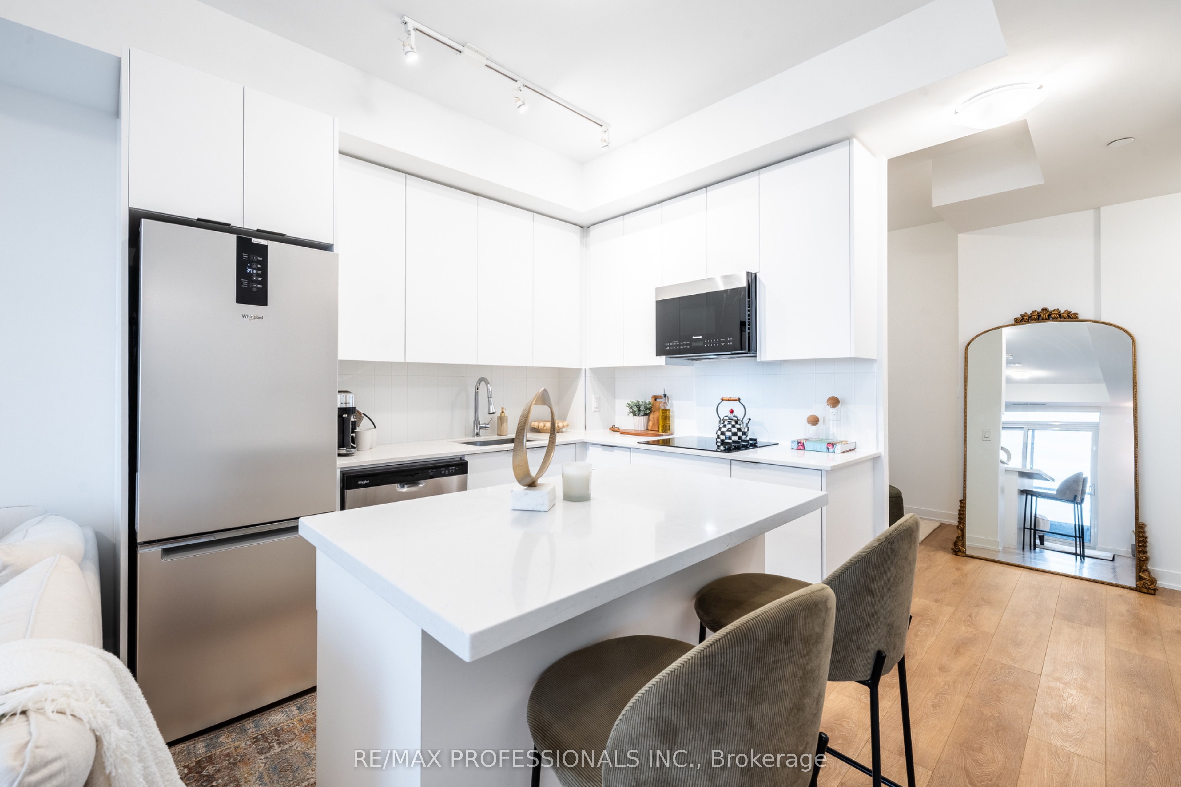 10 Abeja Street 1421 Property Photo 6
