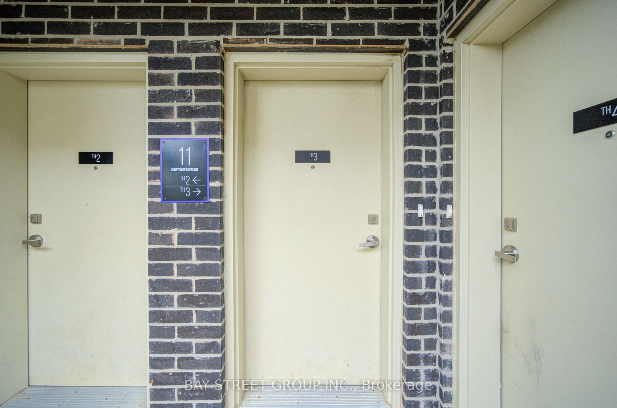 11 Honeycrisp Crescent Th3 Property Photo 2