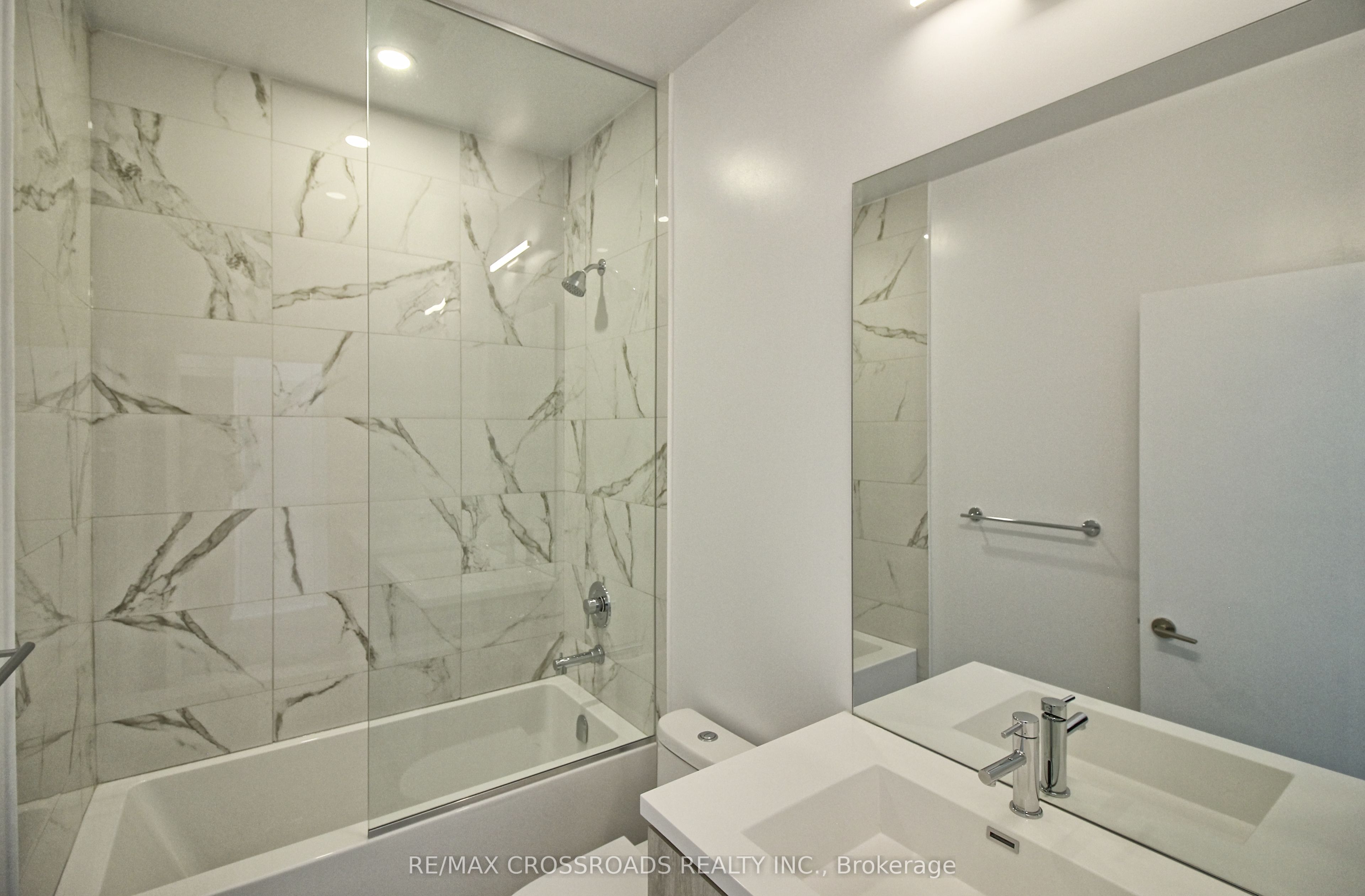 38 Honeycrisp Crescent 2117 Property Photo 6