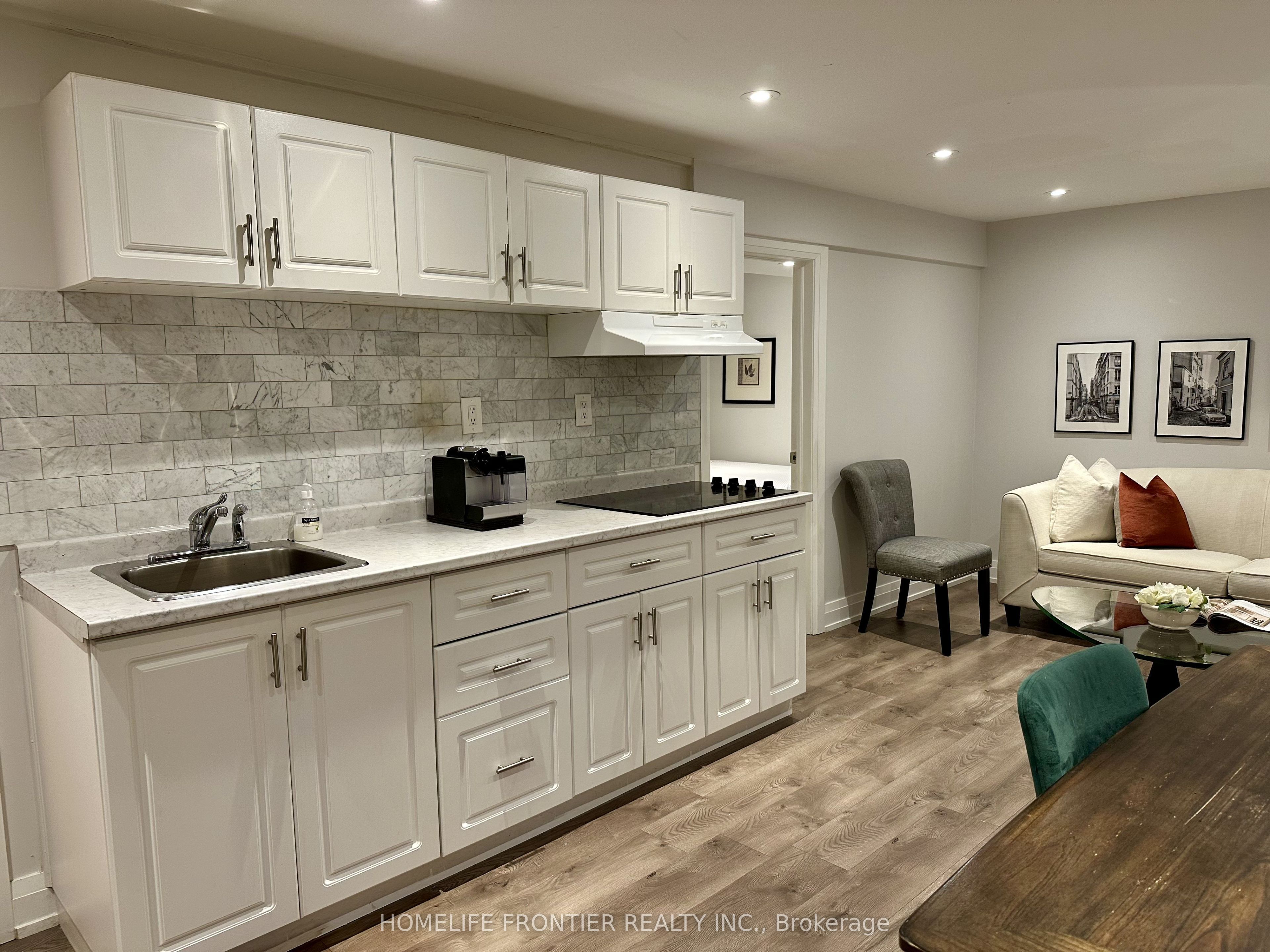29 Constellation Crescent Lower Property Photo 8