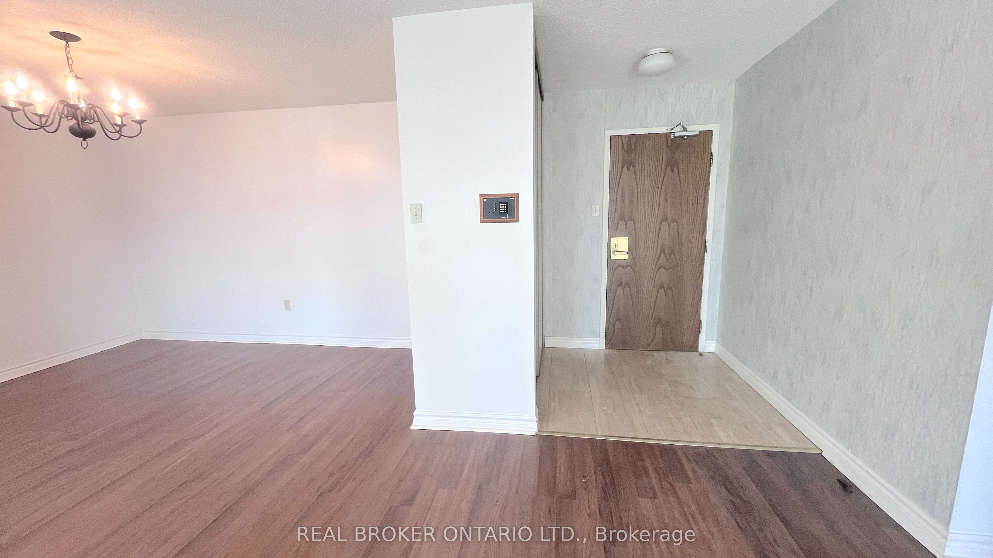 333 Clark Avenue W 509 Property Photo 3
