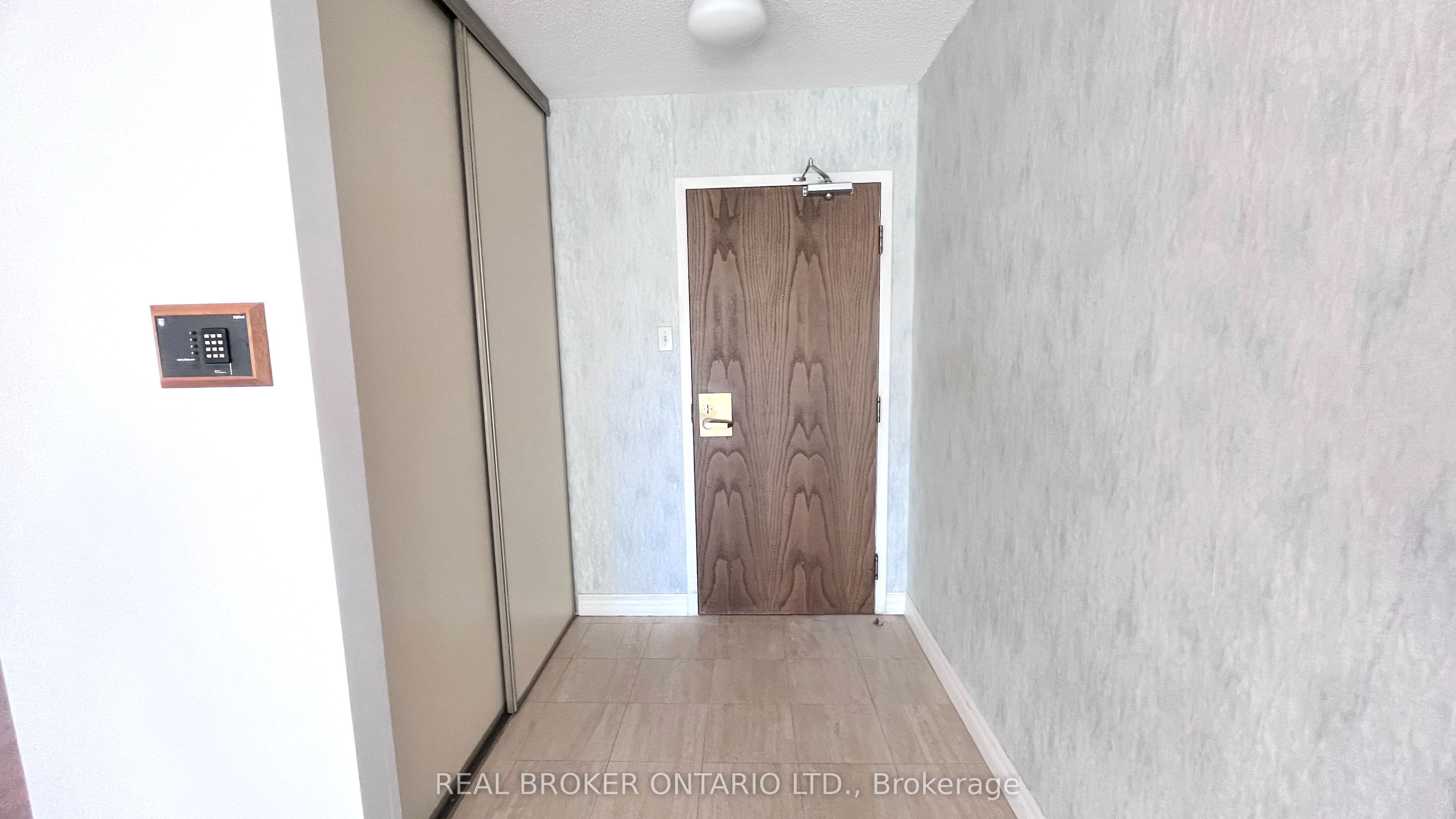 333 Clark Avenue W 509 Property Photo 4